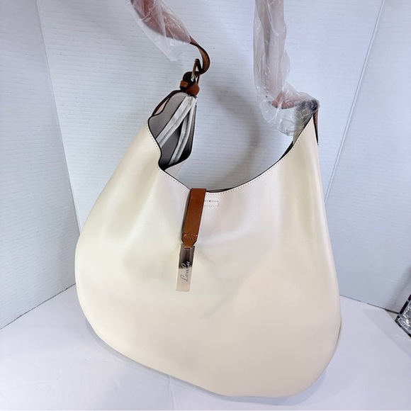 LouLu Handbags - 🆕 ✨ LouLu Luxe Creamy Pebble Shoulder Tote – Sleek & Sophisticated Carryall ✨